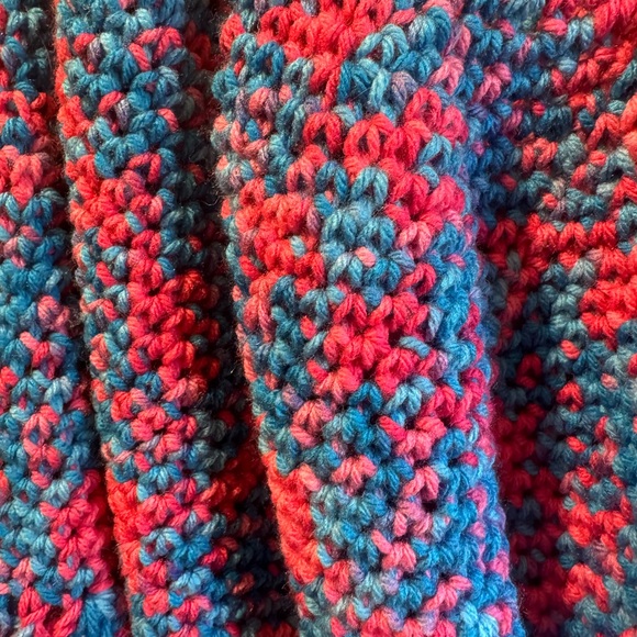 🧶 Crochet Flowy Top 🦋 - Picture 7 of 8